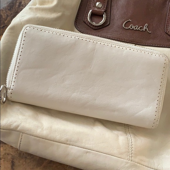 Coach crossbody + wallet - Picture 3 of 8